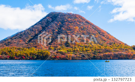 榛名山・榛名湖・榛名富士(秋) 榛名山・榛名湖・榛名富士(秋) 132797723
