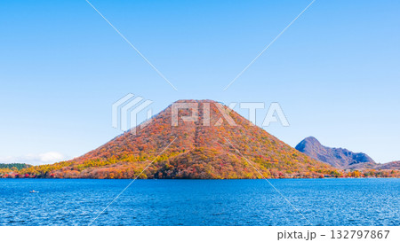 榛名山・榛名湖・榛名富士・榛名旭岳(秋) 榛名山・榛名湖・榛名富士・榛名旭岳(秋) 132797867