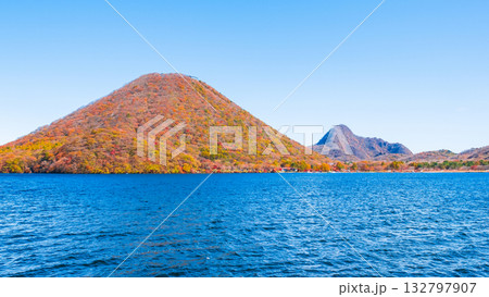 榛名山・榛名湖・榛名富士・榛名旭岳（秋） 132797907