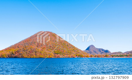 榛名山・榛名湖・榛名富士・榛名旭岳(秋) 榛名山・榛名湖・榛名富士・榛名旭岳(秋) 132797909