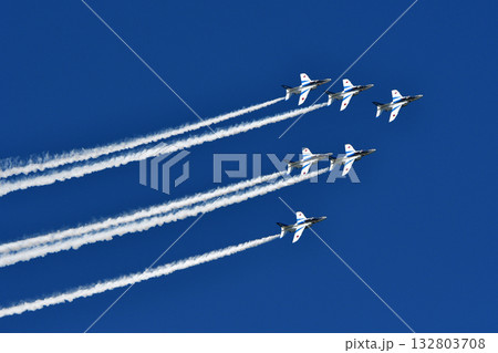 航空自衛隊ブルーインパルス 132803708