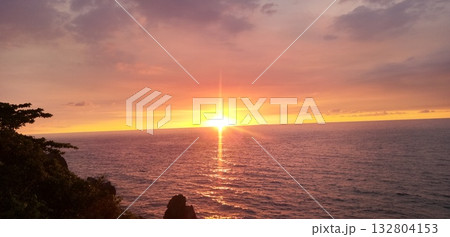 光る地平線 132804153