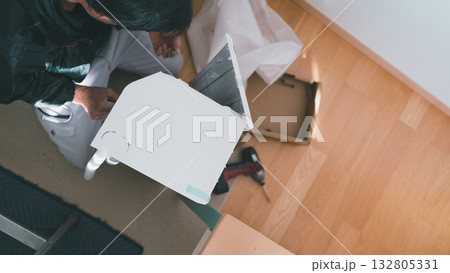 installation of an air conditioner 132805331