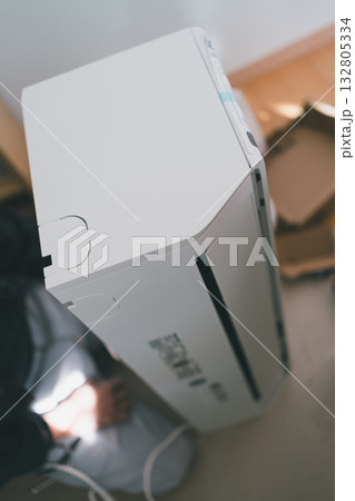 installation of an air conditioner installation of an air conditioner 132805334