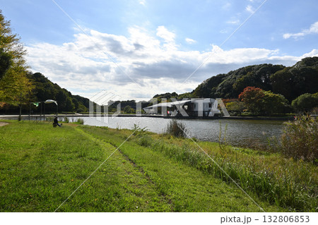 千駄堀池とパークセンター、21世紀の森と広場にて、千葉県松戸市 132806853