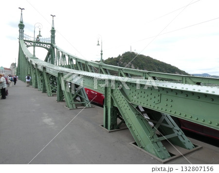ブダペストの橋 132807156