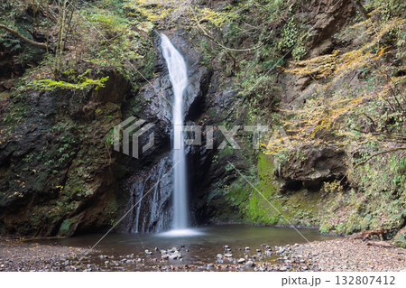 観音山不動滝 群馬県東吾妻町 観音山不動滝 群馬県東吾妻町 132807412