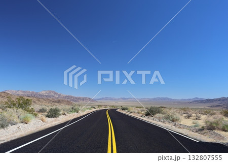 カリフォルニア州　ジョシュアツリー国立公園 132807555