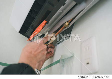 installation of an air conditioner 132807638