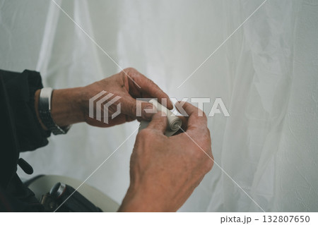 installation of an air conditioner installation of an air conditioner 132807650