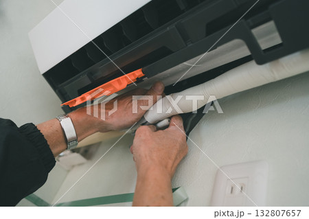 installation of an air conditioner 132807657