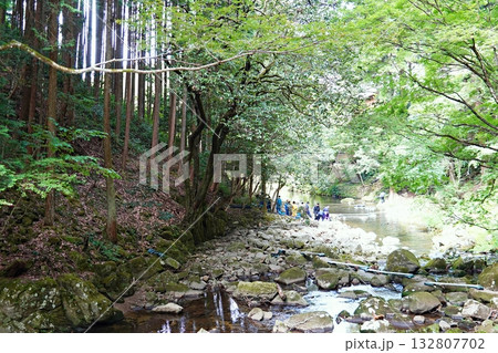三重県　名張市　赤目四十八滝　忍者修行（入滝口付近）（秋） 132807702