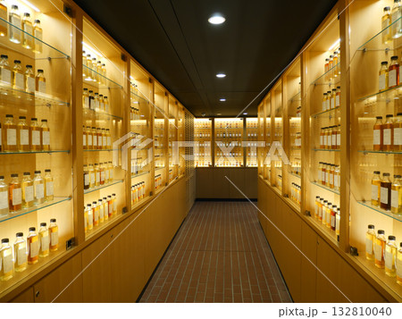 オシャレな展示コーナー｜山崎ウイスキー館 132810040