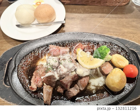ステーキ ステーキ 132811216