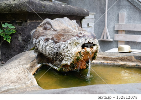 湯魂石薬師堂の源泉 132812078