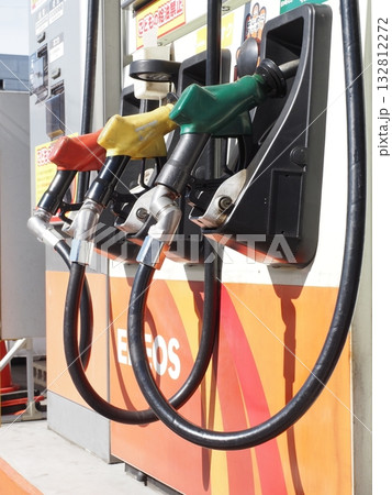 ガソリンスタンドの計量器 ガソリンスタンドの計量器 132812272