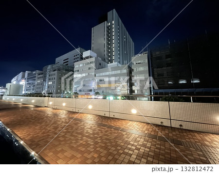 夜の大宮駅西口　静かになったオフィス街 132812472