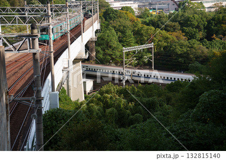 神戸総合公園にある神戸市営地下鉄と新幹線の交差 神戸総合公園にある神戸市営地下鉄と新幹線の交差 132815140