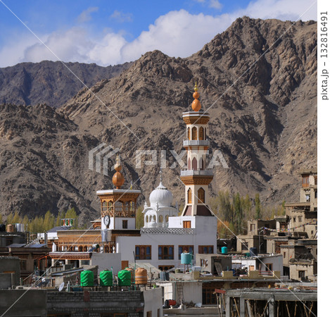Beautiful ancient Jama Masjid Mosque, Leh, India. 132816491