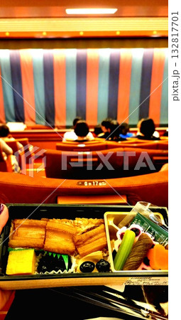歌舞伎の名物、幕間のお弁当 132817701