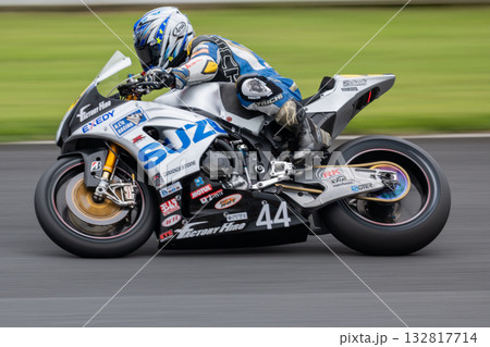疾走するライダー 疾走するライダー 132817714