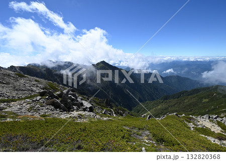 木曽駒ヶ岳登山、中央アルプス、長野県 132820368
