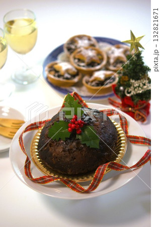 クリスマスプディングとミンスパイ 132821671