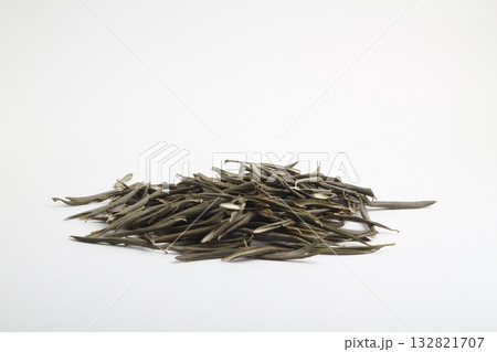 Real olive green fallen leaves, isolated on white background, close-up flat lay top view. 132821707