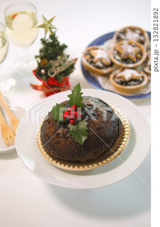 クリスマスプディングとミンスパイ 132821892