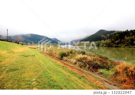 最上川舟下り 紅葉 132822047