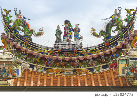 台湾・台南市 台湾首廟天壇の屋根装飾 Tiantan Tiangong Temple. Tainan 132824772