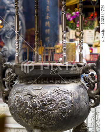 台湾・台南市 台湾首廟天壇の香炉 / Tiantan Tiangong Temple. Tainan 台湾・台南市 台湾首廟天壇の香炉 / Tiantan Tiangong Temple. Tainan 132824776