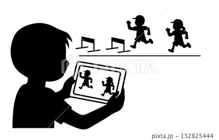 タブレットで体育の授業を撮影する子供のシルエットイラスト タブレットで体育の授業を撮影する子供のシルエットイラスト 132825444