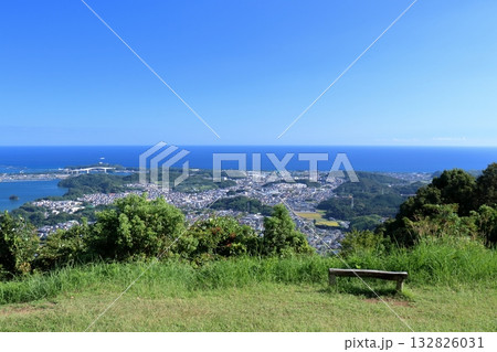 鷲尾山 山頂からの眺望 秋晴れ (高知県 高知市) 鷲尾山 山頂からの眺望 秋晴れ (高知県 高知市) 132826031