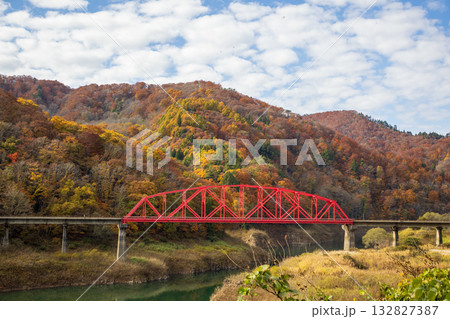 岩手県西和賀町の紅葉 132827387