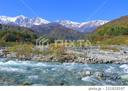 白馬三山と三段紅葉 白馬三山と三段紅葉 132828597