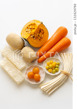 冬至の七種 冬至の食べ物 白背景 冬至の七種 冬至の食べ物 白背景 132829760