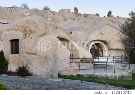 早朝のカッパドキアの洞窟ホテル 早朝のカッパドキアの洞窟ホテル 132830746
