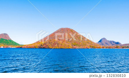 榛名山・榛名湖・榛名富士（秋） 132830810
