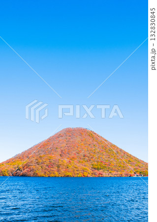 榛名山・榛名湖・榛名富士（秋） 132830845