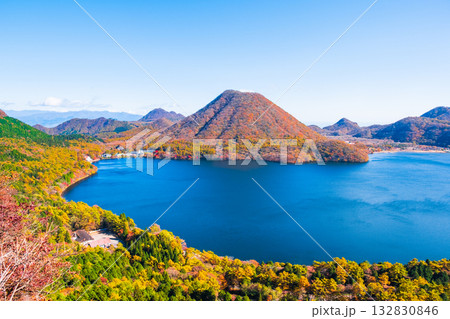 榛名山（秋）：掃部ヶ岳・硯岩からの眺め 132830846