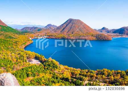 榛名山（秋）：掃部ヶ岳・硯岩からの眺め 132830896