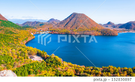 榛名山（秋）：掃部ヶ岳・硯岩からの眺め 132830897