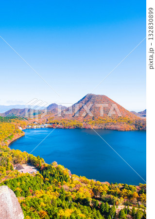 榛名山（秋）：掃部ヶ岳・硯岩からの眺め 132830899