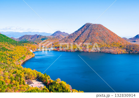 榛名山（秋）：掃部ヶ岳・硯岩からの眺め 132830914