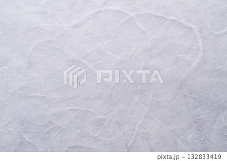 白色の雲龍染和紙の質感背景 132833419