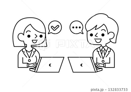 パソコンで仕事をしている男性と女性 132833733