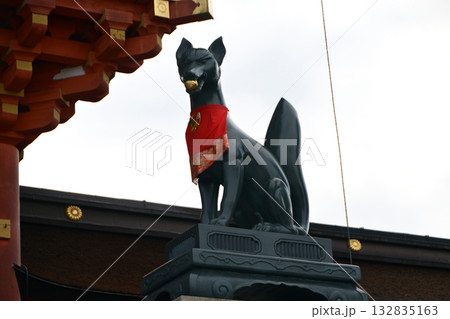 伏見稲荷大社のお稲荷様 132835163