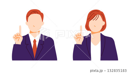 クライアントに説明をするスーツを着たビジネスパーソンの男女 132835183