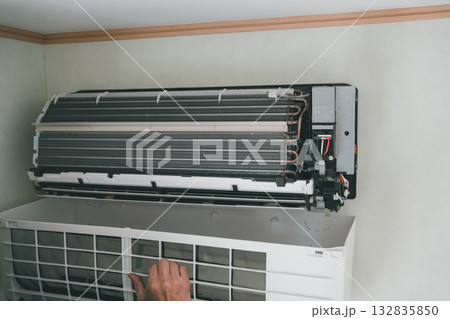 installation of an air conditioner installation of an air conditioner 132835850
